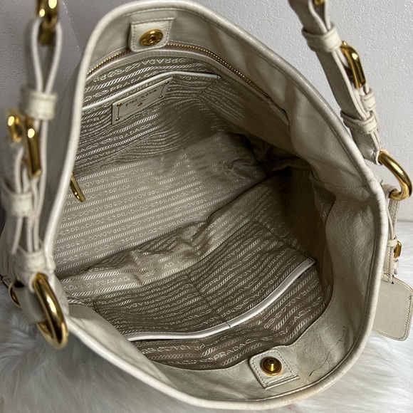 💯Authentic Prada Tote Handbag🍀 - Picture 12 of 16
